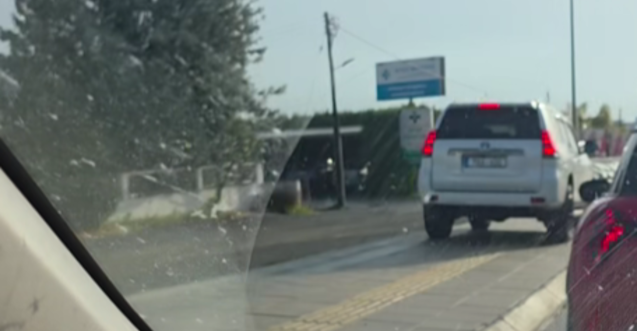 Αδιανόητο περιστατικό στη Λευκωσία: Έκανε το πεζοδρόμιο… δρόμο για να προσπεράσει - Βίντεο