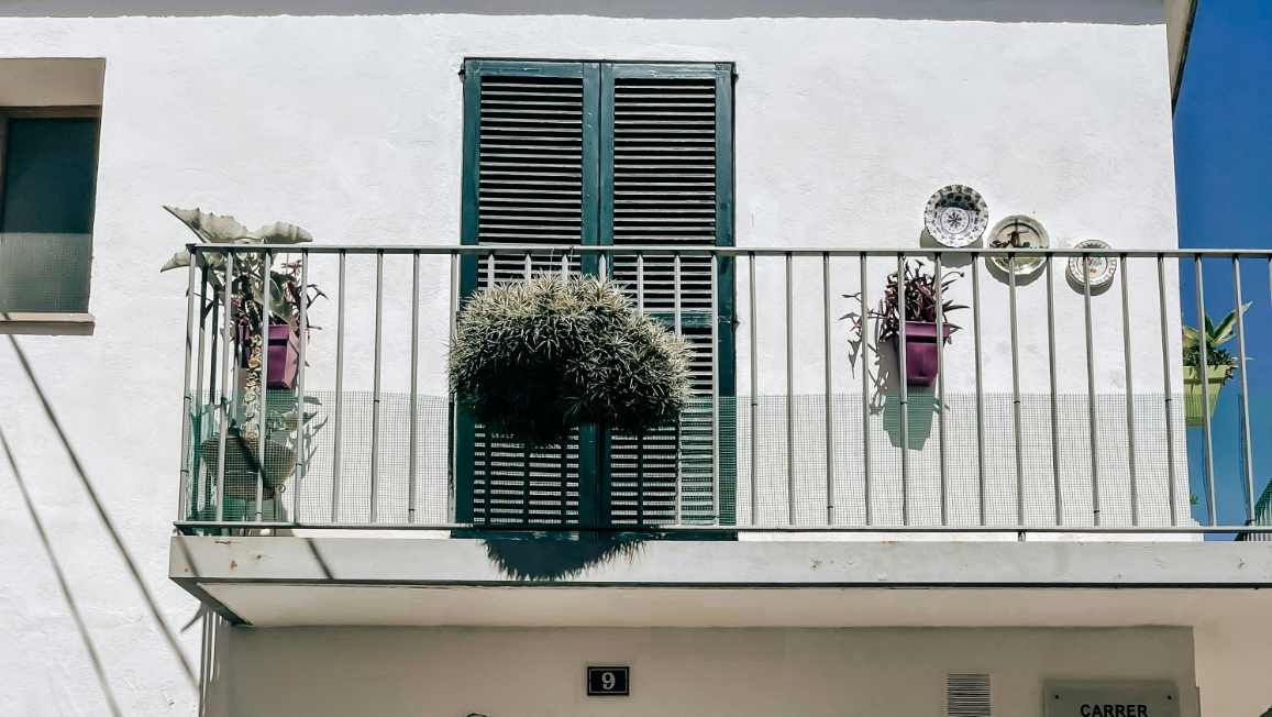 Απίστευτη ιστορία: Πως κατάφερε να ζει 23 χρόνια σε ένα σπίτι χωρίς να πληρώνει τον ιδιοκτήτη - Φωτογραφία