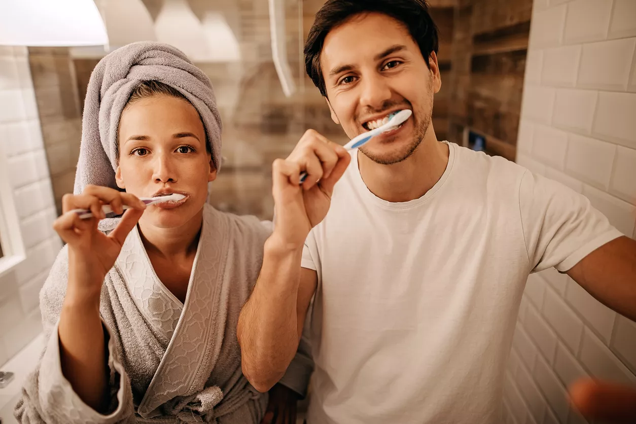 Τρία αξεσουάρ του μπάνιου που δεν πρέπει να μοιραζόμαστε με ξένους