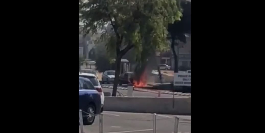 ΛΕΜΕΣΟΣ: Αυτοκίνητο τυλίχτηκε στις φλόγες σε πολυσύχναστη λεωφόρο- ΒΙΝΤΕΟ