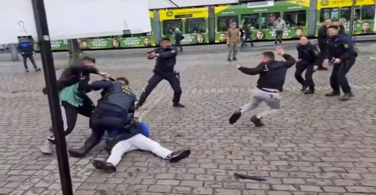 Γερμανία: Άγρια επίθεση με μαχαίρι σε ζωντανή σύνδεση - Αρκετοί οι τραυματίες - Δείτε βίντεο