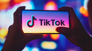 Συνελήφθη γνωστός TikToker για εκβιασμό – Χτύπησε αστυνομικό κατά τη σύλληψή του