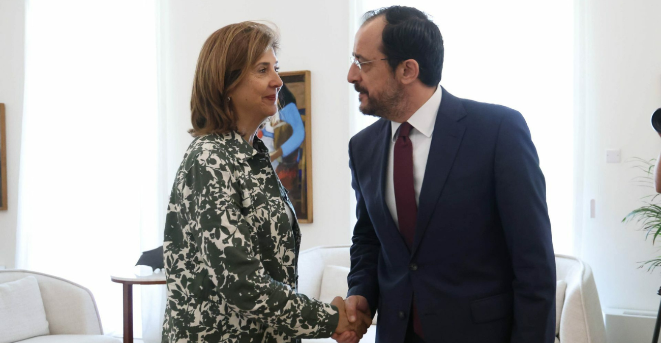 Χριστοδουλίδης – Ολγκίν: «Καλή και εποικοδομητική» η συνάντηση – Συνεχίζονται οι προσπάθειες για το Κυπριακό