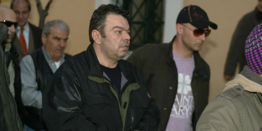 Μαφιόζικη δολοφονία στην Ελλάδα με καλάσνικοφ του Βασίλη Στεφανάκου