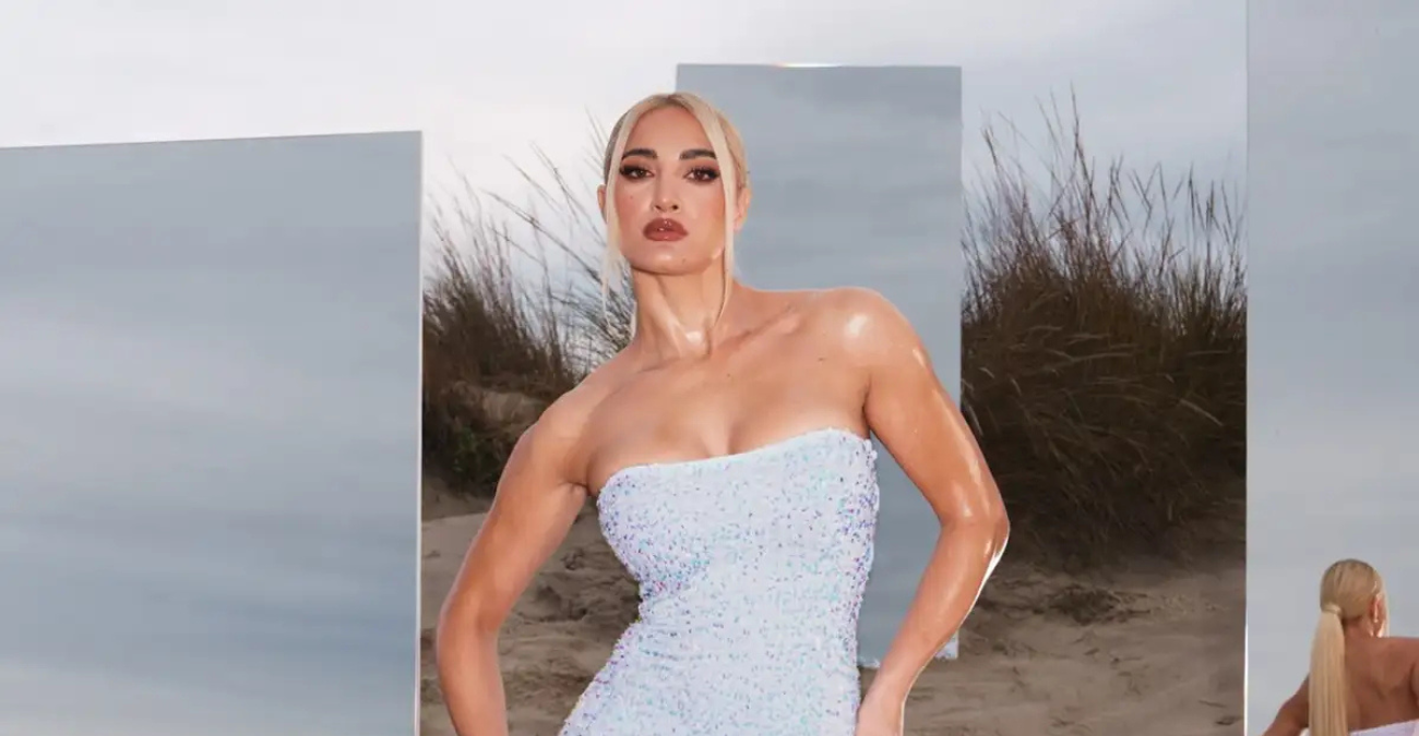 Ιωάννα Τούνη: Πρωτοχρονιά με τον σύντροφό της, Ρόμπι και τους γονείς του – «Ντρεπόμουν να τραβάω Story»