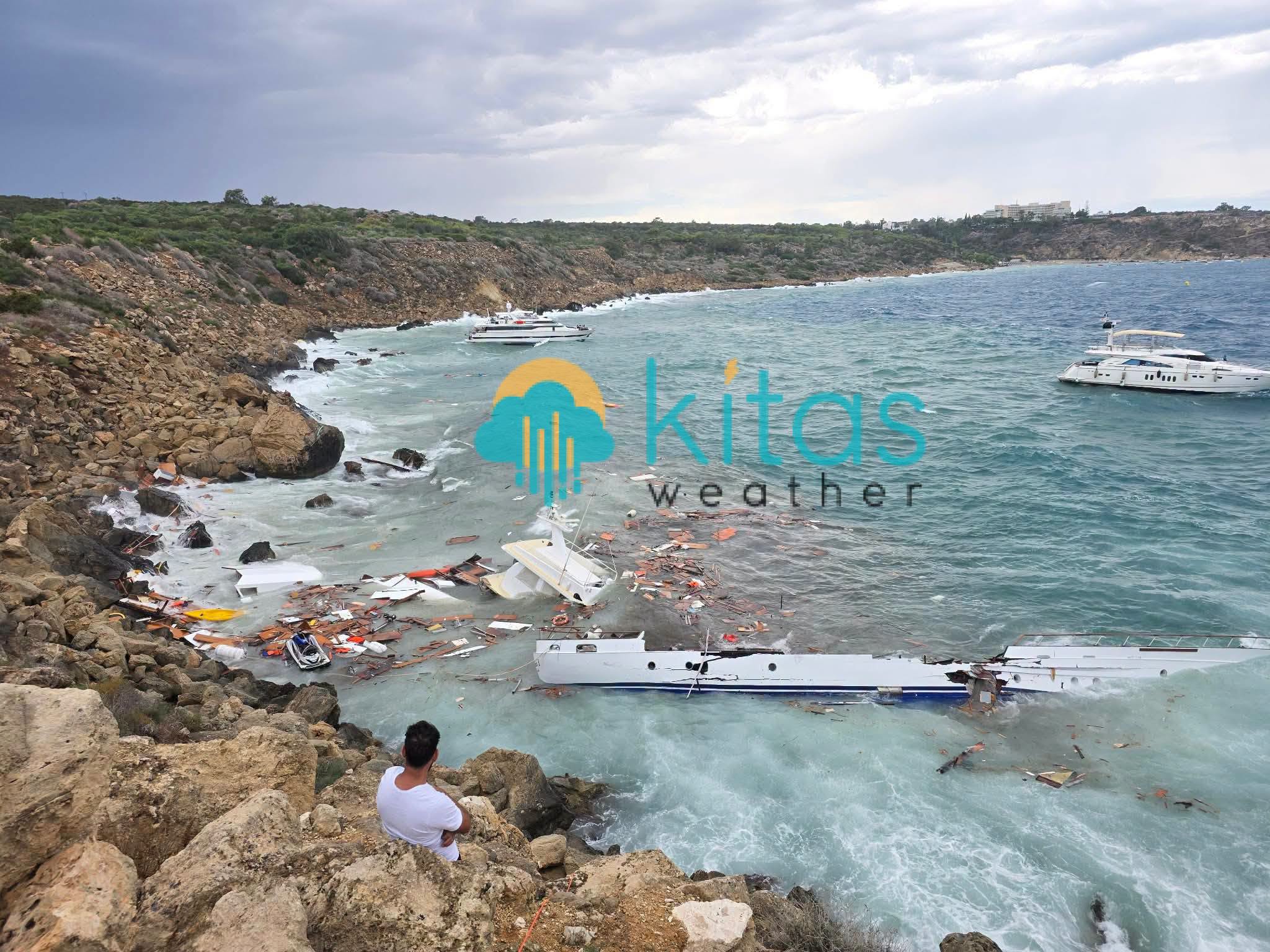 Κάβο Γκρέκο: Επιχείρηση για διάσωση επιβαινόντων, βυθίστηκε και τρίτο σκάφος - «Σηκώθηκε» ελικόπτερο