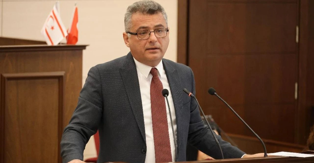 Ερχιουρμάν: Yπόσχεται οτι θα ακολουθεί τις πρόνοιες του «συντάγματος»