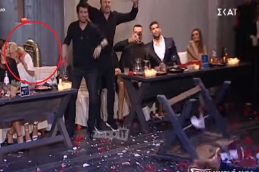 «Στην υγειά μας»: Κύπριος ηθοποιός αναποδογύρισε τα τραπέζια και η Νάργες… τα είδα όλα! – VIDEO