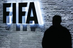 ΚΟΡΩΝΟΪΟΣ: Σκέφτεται και ΤΡΙΤΗ μεταγραφική περίοδο η FIFA!