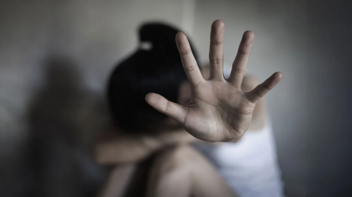 Φρίκη στην Κρήτη: 9χρονη μαθήτρια κατήγγειλε τον πατέρα της για ξυλοδαρμό - Συνελήφθη ο 41χρονος