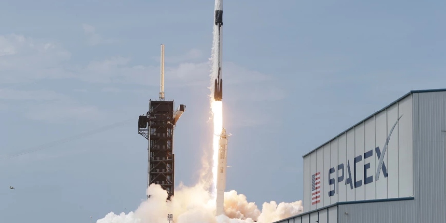 NASA: Αναβάλλει την εκτόξευση της SpaceX για λόγους υγείας μέλους του πληρώματος