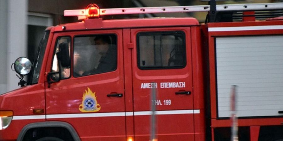 Δύο μικρά παιδιά απεγκλωβίστηκαν κατά τη διάρκεια πυρκαγιάς σε διαμέρισμα στην Καλλιθέα