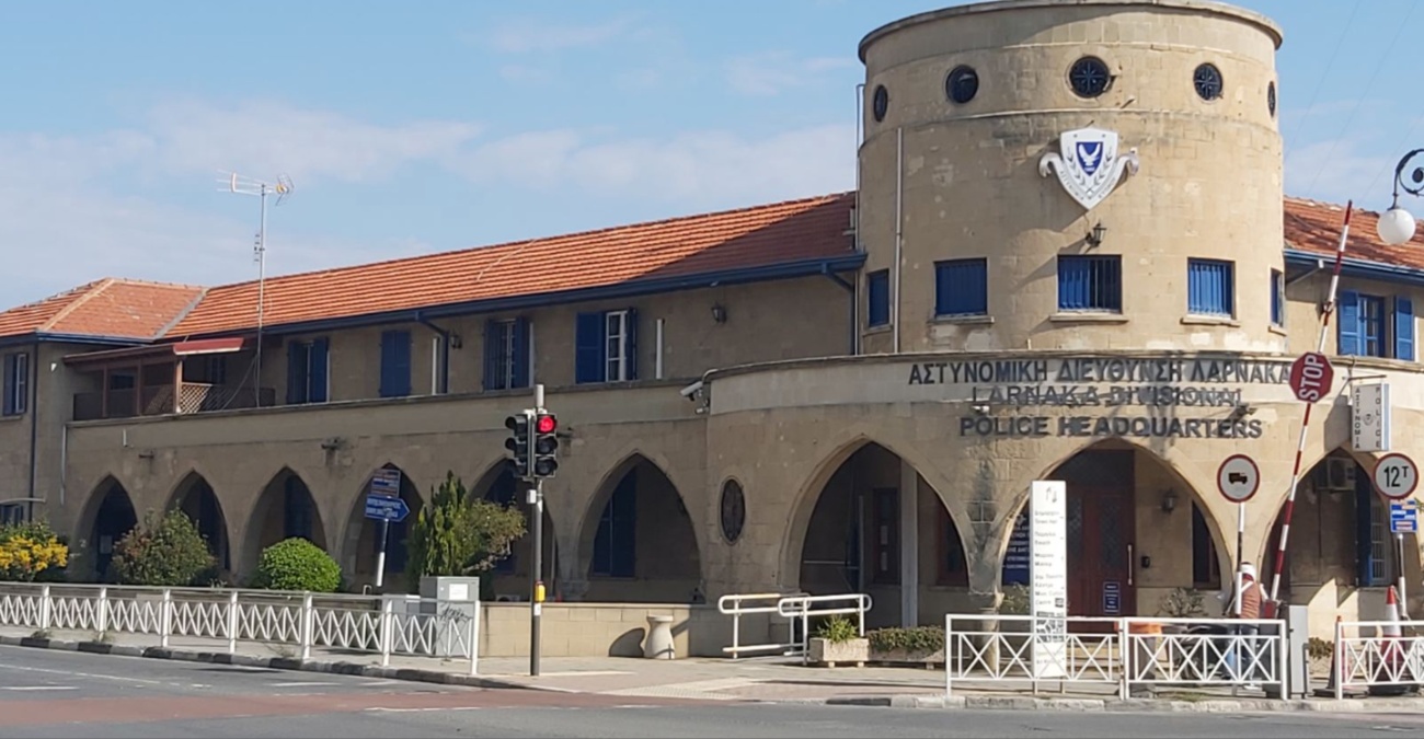 Επίθεση με τσεκούρια στη Λάρνακα: Καταγγελία Κληρίδη για «αδικαιολόγητη καθυστέρηση» της Αστυνομίας