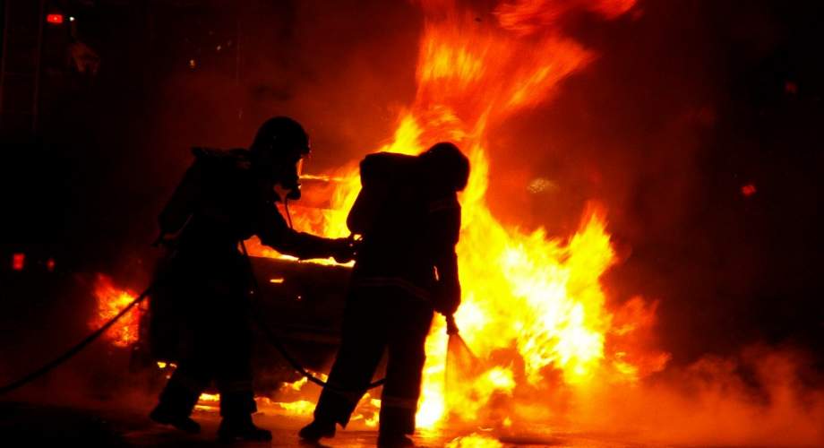 ΣΩΤΗΡΑ: Βρέθηκε να καίγεται κλοπιμαίο όχημα - Εξετάζουν τα αίτια Αστυνομία και Πυροσβεστική 