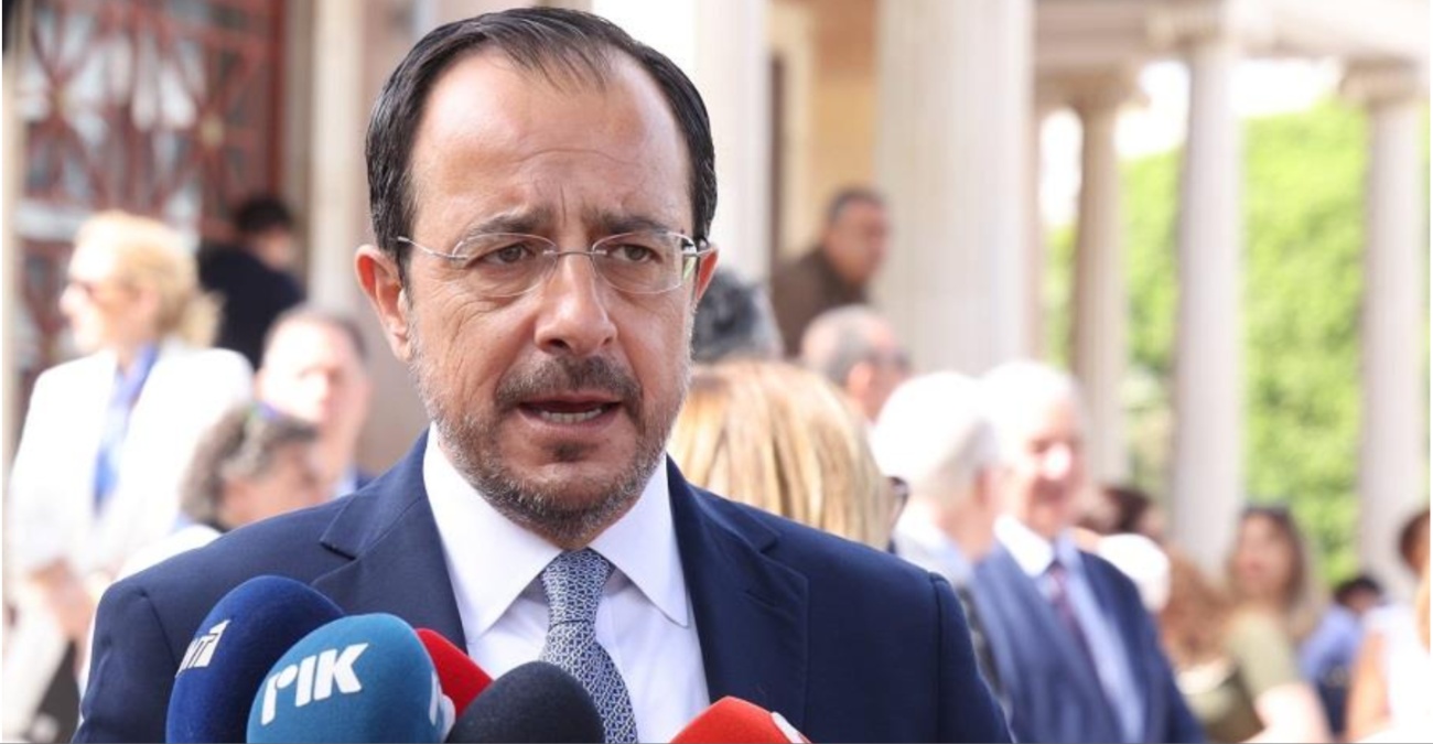 Αγγίζει θέματα που «καίνε» την Πάφο ο ΠτΔ – Φέρνει εξαγγελίες για σχολεία και τον ανύπαρκτο δρόμο του αεροδρομίου
