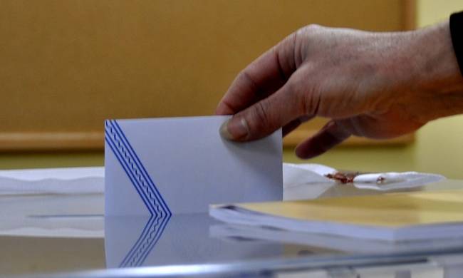 Ανοικτες προς το κοινο οι Επαρχιακες Διοικησεις το Σαββατοκυρίακο για εγγραφή στον εκλογικό κατάλογο