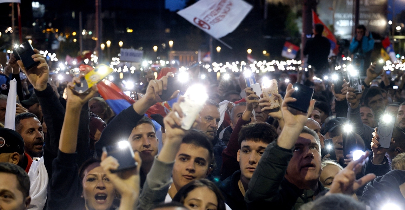Σερβία: Άνοιξαν οι κάλπες για τις κρίσιμες βουλευτικές εκλογές