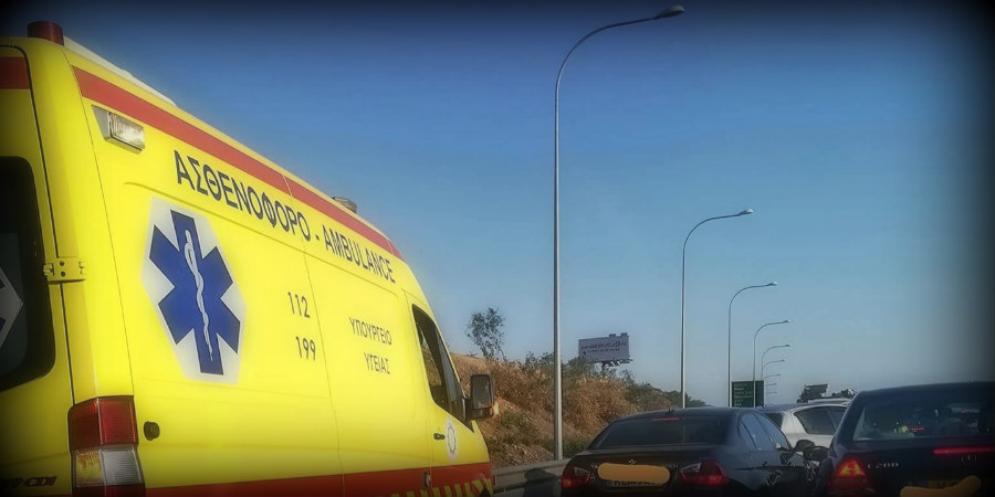 ΚΥΠΡΟΣ: Εγκλώβισαν ασθενοφόρο στον αυτοκινητόδρομο – «Δεν σε κάνει πιο έξυπνο» - ΦΩΤΟΓΡΑΦΙΑ