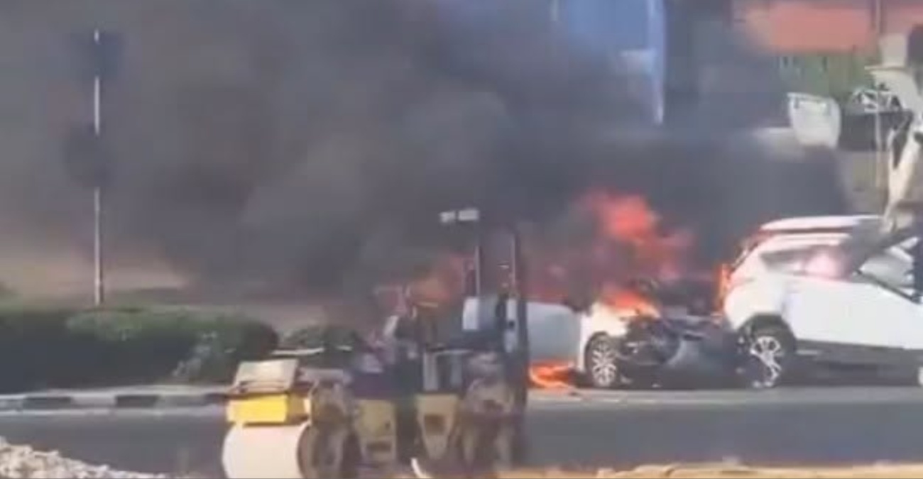 Βίντεο που κόβει την ανάσα: Η στιγμή που τα οχήματα τυλίγονται στις φλόγες έξω από το Νοσοκομείο Λευκωσίας