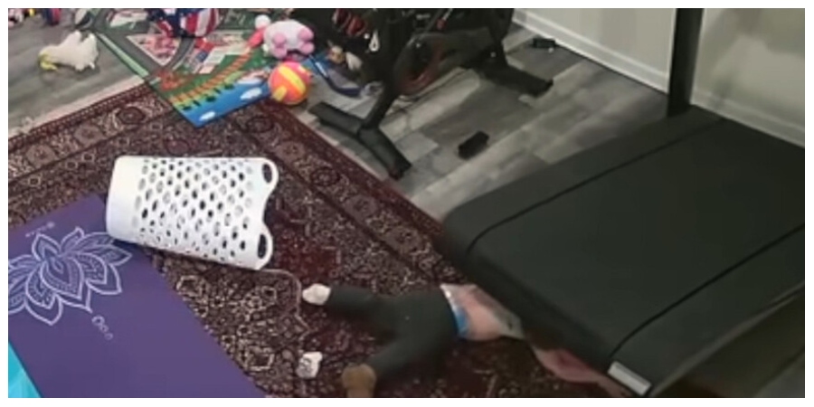 Τρομακτικό βίντεο με παιδί που παγιδεύεται κάτω από διάδρομο γυμναστικής