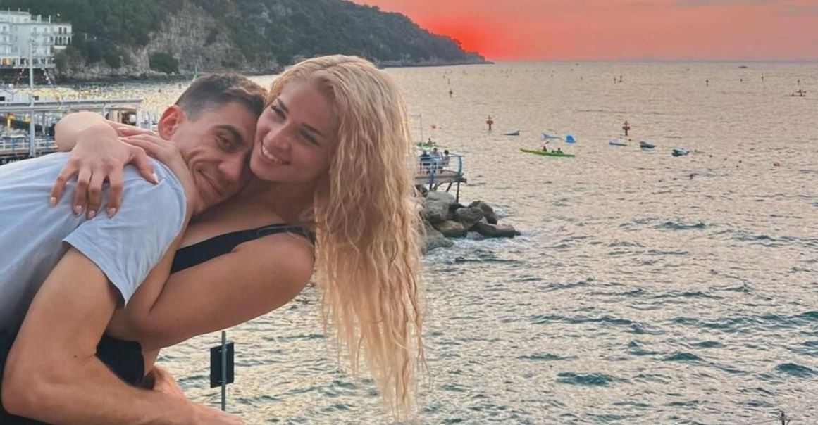 Couple Goals: Ο Φειδίας Παναγιώτου στον αγώνα πυγμαχίας Τάισον – Πολ μαζί με τη σύντροφό του Στυλιάνα – Δείτε βίντεο