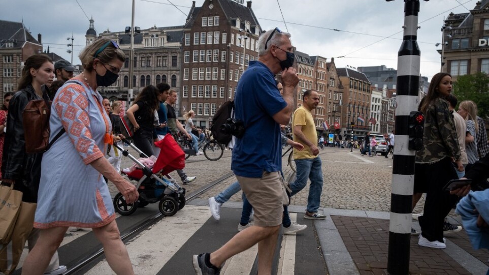 Η Ολλανδία επιστρέφει από αύριο Σάββατο σε μερικό λοκντάουν μετά την έξαρση κρουσμάτων κορωνοϊού