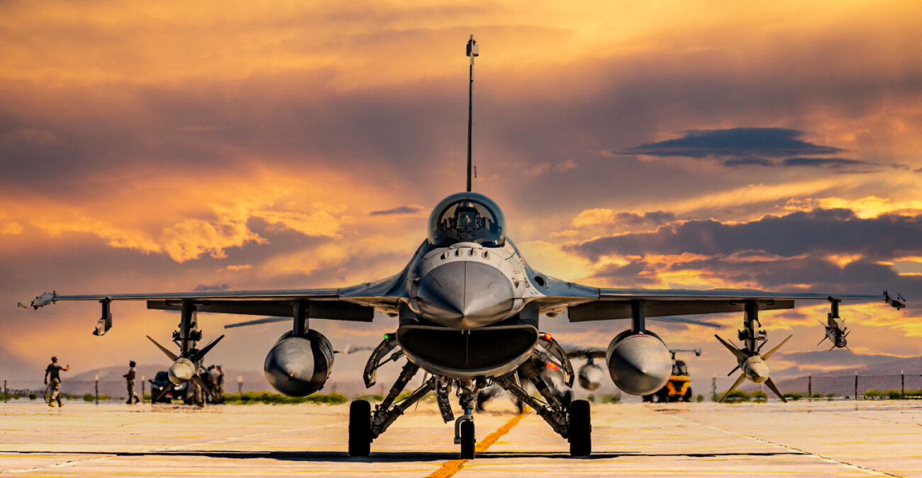 Λαβρόφ: Οι δυτικοί «παίζουν με τη φωτιά», λέει για τα F-16
