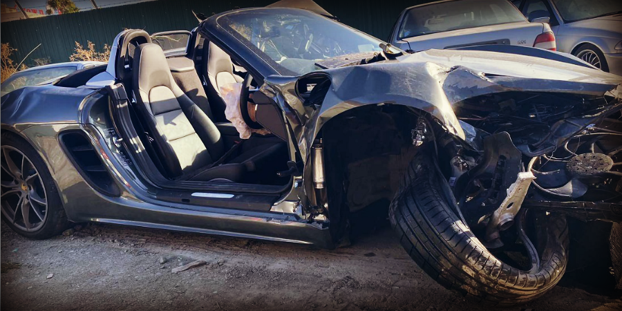 Πατέρας ενός κοριτσιού ο 45χρονος επιχειρηματίας που έσβησε σε τροχαίο – Φωτογραφίες από το πολυτελές όχημα του 