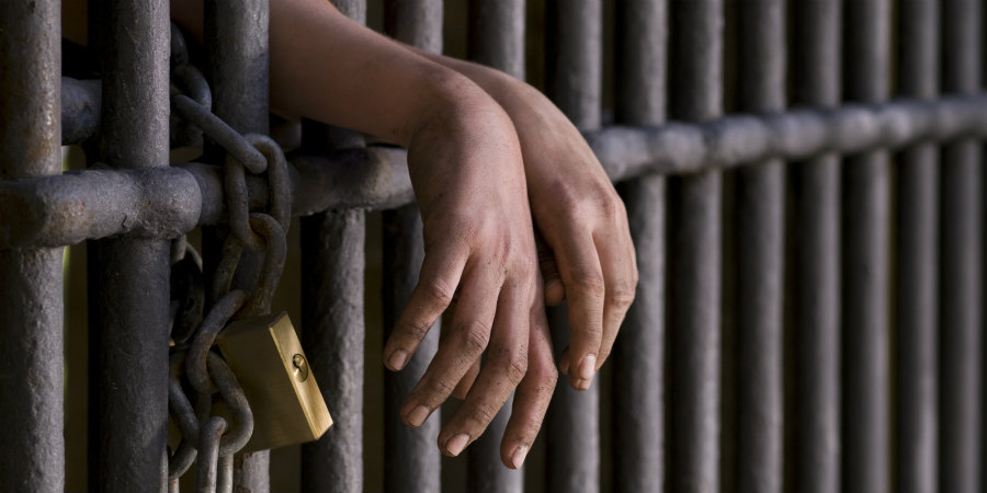 Αποφυλακίστηκε ισοβίτης - Καταδικάστηκε για φόνο που δεν έκανε - Το 'θύμα' πέθανε από έμφραγμα 