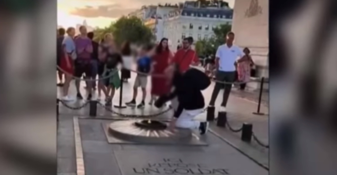 Παρίσι: Υπό κράτηση άνδρας που άναψε το τσιγάρο του από τη φλόγα του Άγνωστου Στρατιώτη