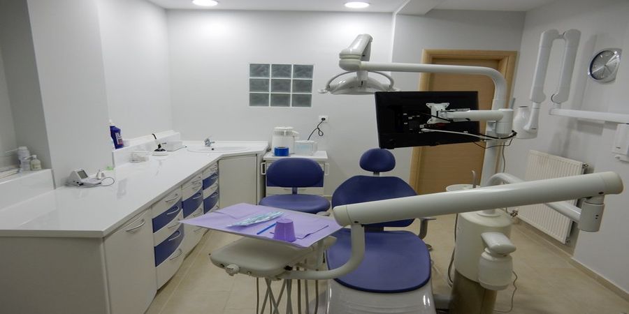 Θεσσαλονίκη: Οδοντίατρος φέρεται να έπεσε θύμα εκβιασμού από ανδρόγυνο