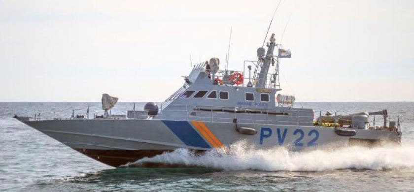 Στις ελεύθερες περιοχές πέρασαν εννέα μετανάστες που βρίσκονταν σε βάρκα ανοικτά του Κάβο Γκρέκο