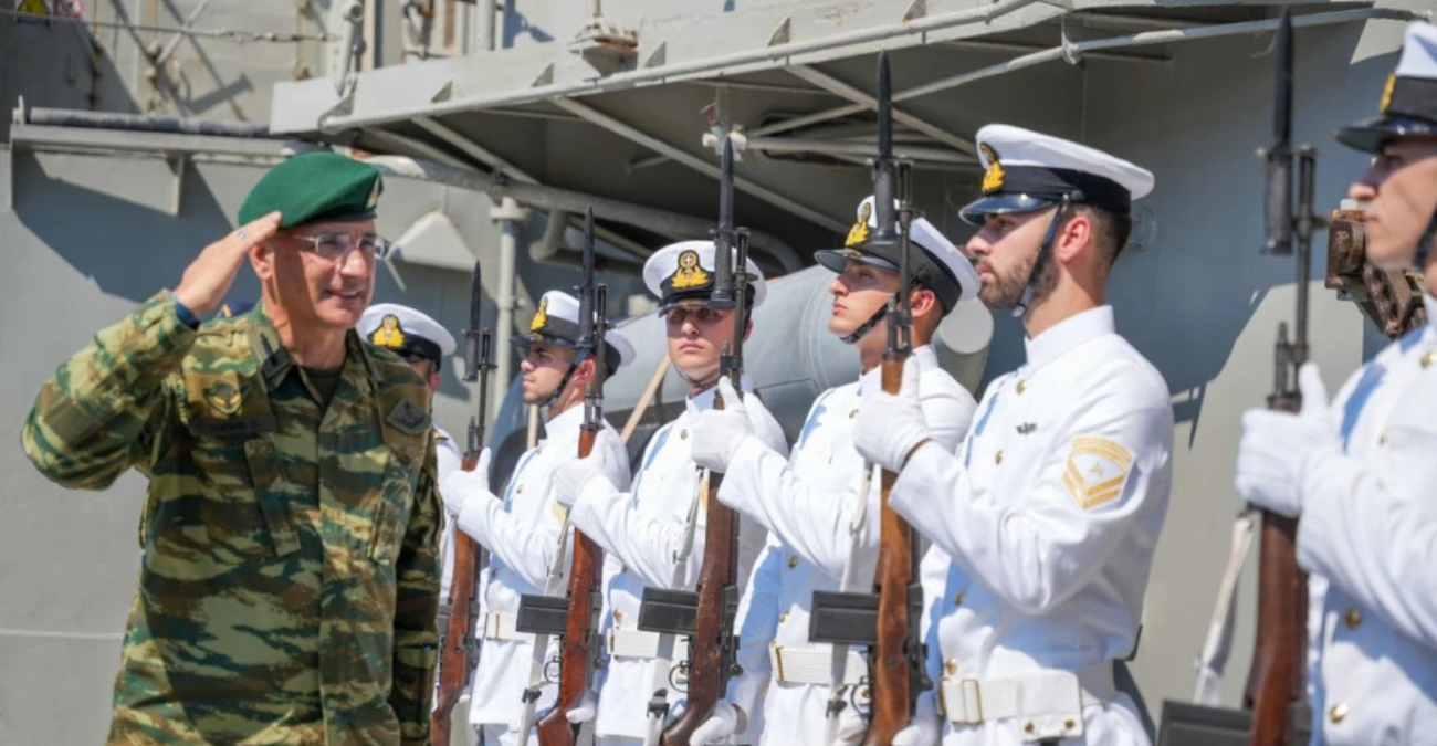 Στην Κύπρο ο Αρχηγός ΓΕΕΘΑ: Επισκέφθηκε τη Φρεγάτα «Νικηφόρος Φωκάς» και τα μαχητικά F-16 που σταθμεύουν στο νησί