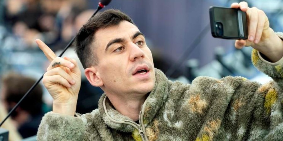 Φειδίας Παναγιώτου: «Ιστορική μέρα» - Κατέθεσε την αίτηση για ίδρυση της Άμεσης Δημοκρατίας – Δείτε βίντεο