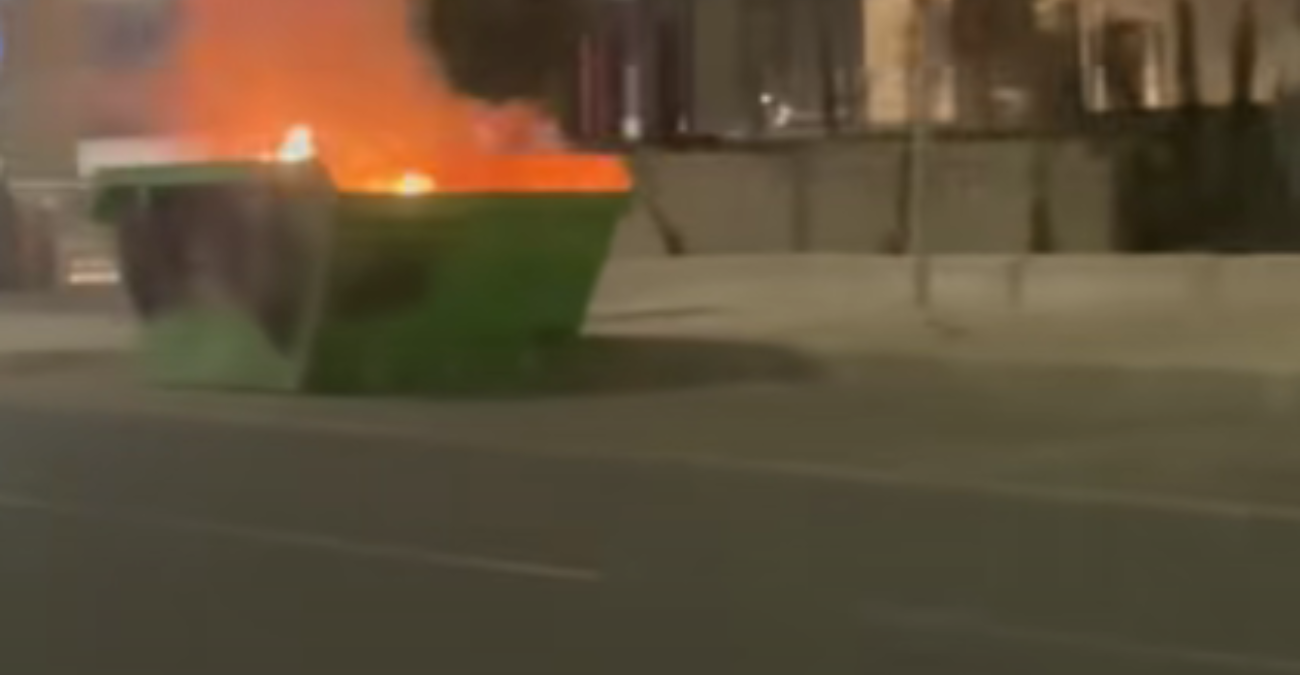 ΒΙΝΤΕΟ: Νύχτα τρόμου σε γειτονιά της Λεμεσού -  Έφηβοι έβαλαν φωτιά σε κάδο και εξαφανίστηκαν - Δεν είναι η πρώτη φορά