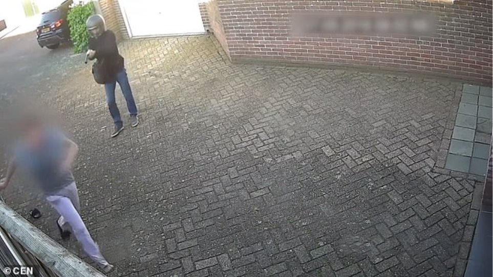 Εκτελεστής προσπαθεί να σκοτώσει γυναίκα την ώρα που πετάει σκουπίδια-  VIDEO