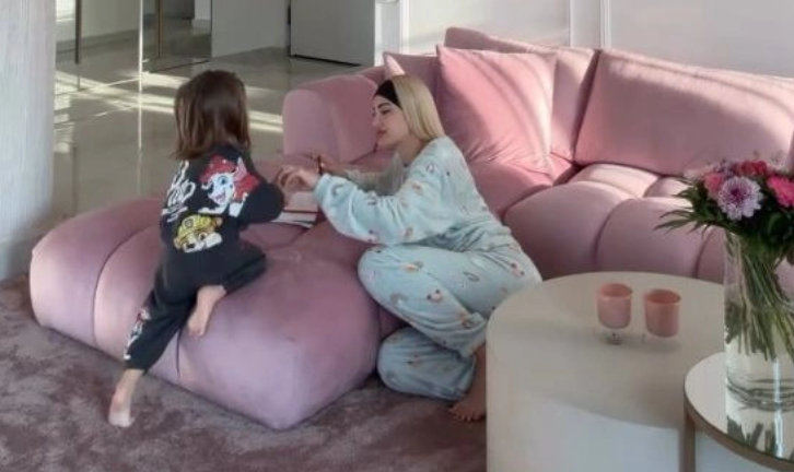 Ο Πάρης Αλεξάνδρου ξετρελάθηκε! Η Ιωάννα Τούνη τον πήγε πρώτη φορά στο θέατρο - «Ενθουσιάστηκε...»