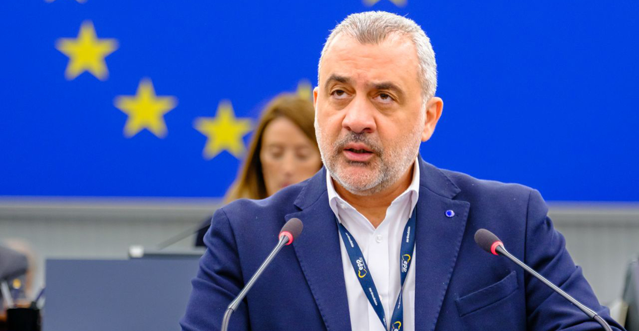 Λουκάς Φουρλάς: Η εποχή της ισχύος – Η Ευρώπη δεν μπορεί να σιωπά