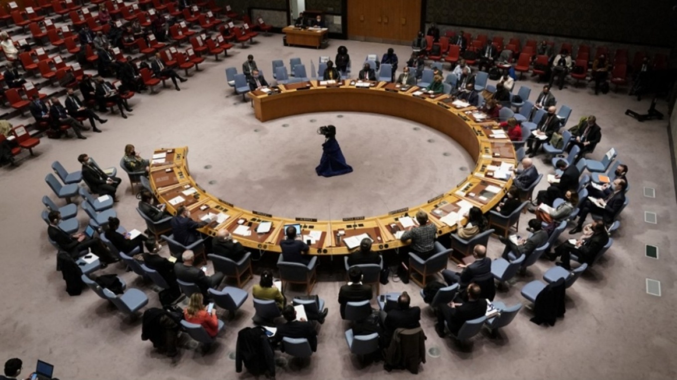 Το Συμβούλιο Ασφαλείας του ΟΗΕ απαιτεί να σταματήσουν «αμέσως» οι επιθέσεις των Χούθι