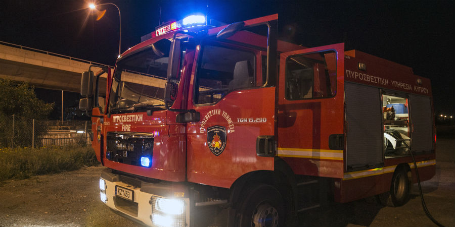Φωτιά σε παρατηρητήριο στον Ιππόδρομο Αγίου Δομετίου - Σε κινητοποίηση η Πυροσβεστική 