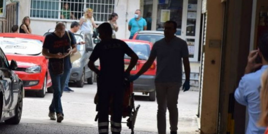 Aνατριχιαστικό βίντεο: Καρέ – καρέ η επίθεση με τσεκούρι στην Κοζάνη 