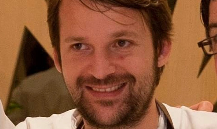 VIDEO: Σκάνδαλο σε κορυφαίο εστιατόριο - Διάσημος σεφ γρονθοκοπούσε και εκφόβιζε υπαλλήλους