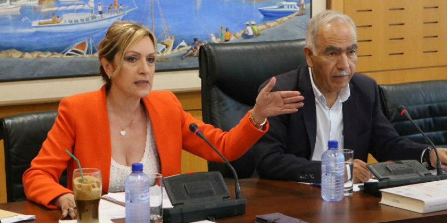 «Πυροβολεί» η Χαραλαμπίδου- «Στην Κύπρο το πρόβλημα μας είναι η διαρροή και όχι η ουσία» 