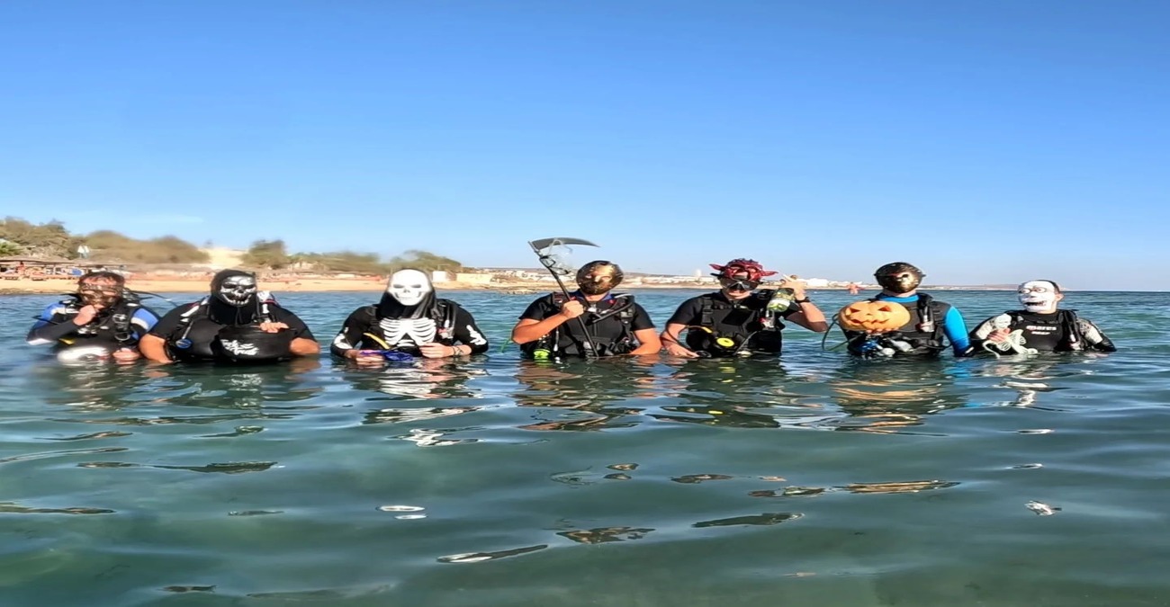 Μπήκαν «βαθιά» στο κλίμα του Halloween οι Summer Divers – Οι υπέροχες φωτογραφίες από τον βυθό της Αγ. Νάπας