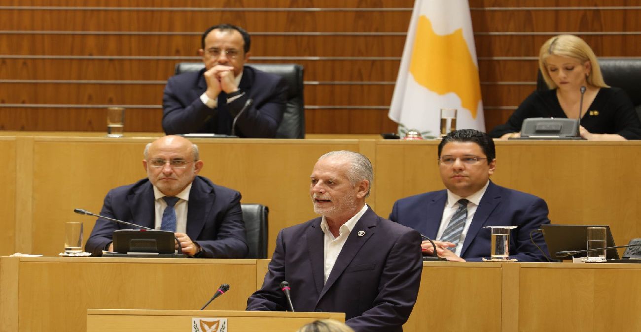 Σιζόπουλος: «Η Κυπριακή Δημοκρατία να μην καταλυθεί με υπογραφή πολιτικών»