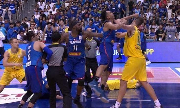 Απίστευτης αγριότητας σκηνές βίας μεταξύ παικτών στον αγώνα των Εθνικών Ομάδων Μπάσκετ Φιλιππινών - Αυστραλίας 