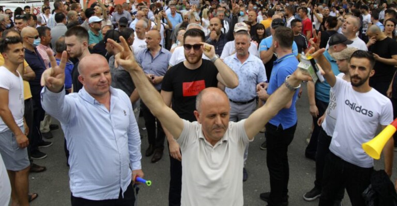 Αλβανία: Διαμαρτυρία της Ένωσης Αγροτών, μπροστά από το Υπουργείο Γεωργίας στα Τίρανα
