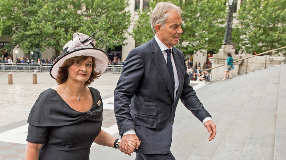 «Έχασε την επαφή με την πραγματικότητα»: Η κυνική αποκάλυψη της συζύγου του Τόνι Μπλερ για τα τελευταία χρόνια της διακυβέρνησής του