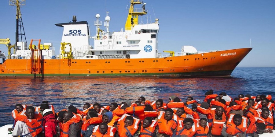 Η Ιταλία δεν δέχεται πλοίο με 629 μετανάστες - Τους αφήνουν αβοήθητους στη Μεσόγειο 