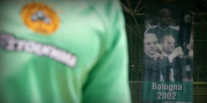 ΣΥΓΚΙΝΗΤΙΚΕΣ στιγμές στο ΟΑΚΑ – Οι παίκτες τίμησαν την μνήμη του Γιαννακόπουλου - VIDEO